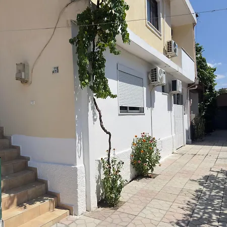 Πανσιόν Ergest *